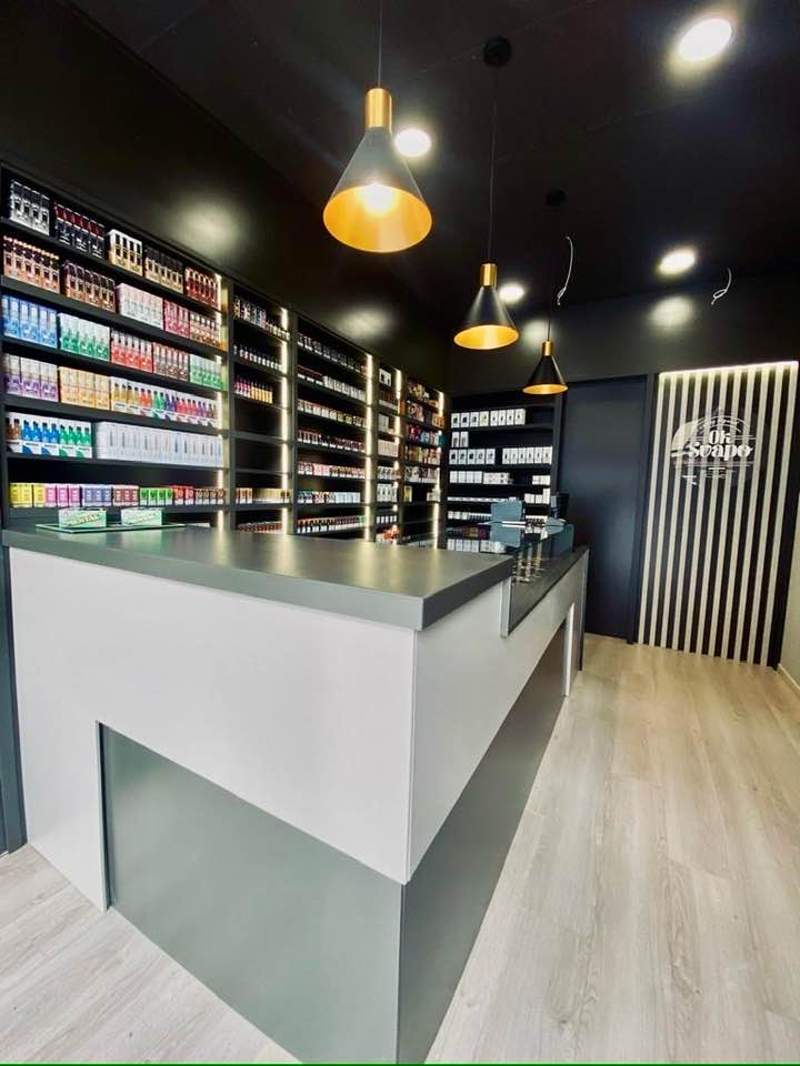 Interno negozio OKSVAPO Rende